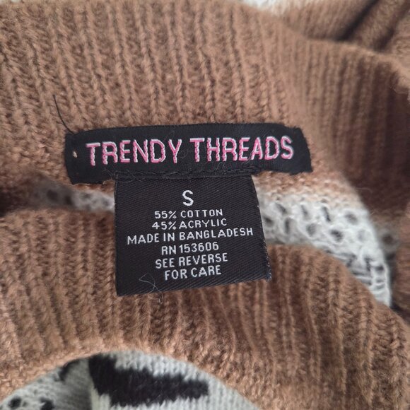 Pretty sweater - Picture 3 of 3